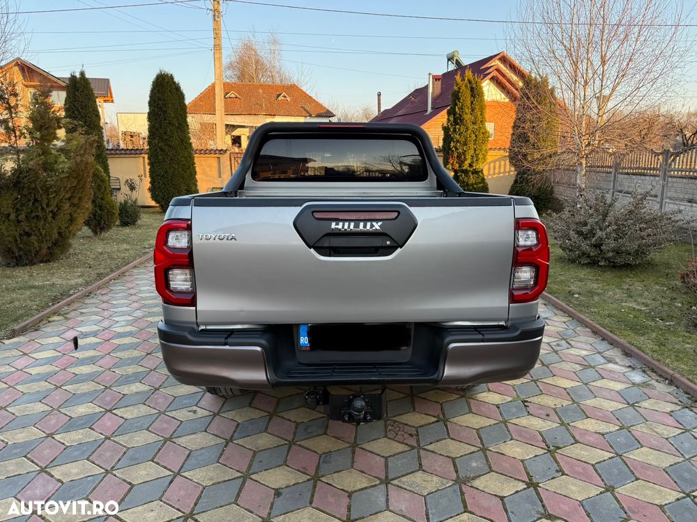 Toyota Hilux 2.8D 204CP 4x4 Double Cab AT Invincible - 10