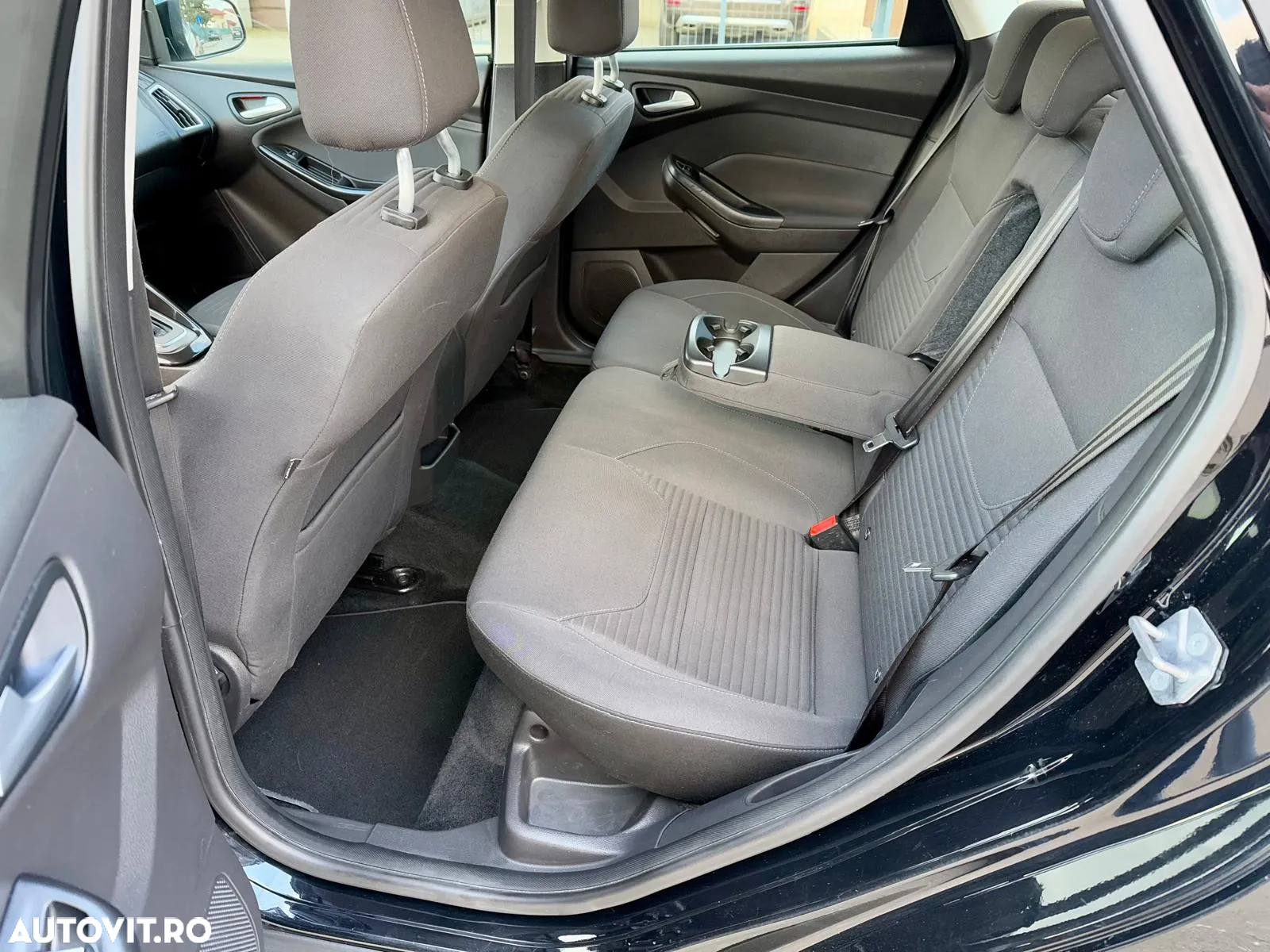 Ford Focus 1.5 EcoBlue Start-Stopp-System Aut. TITANIUM - 10