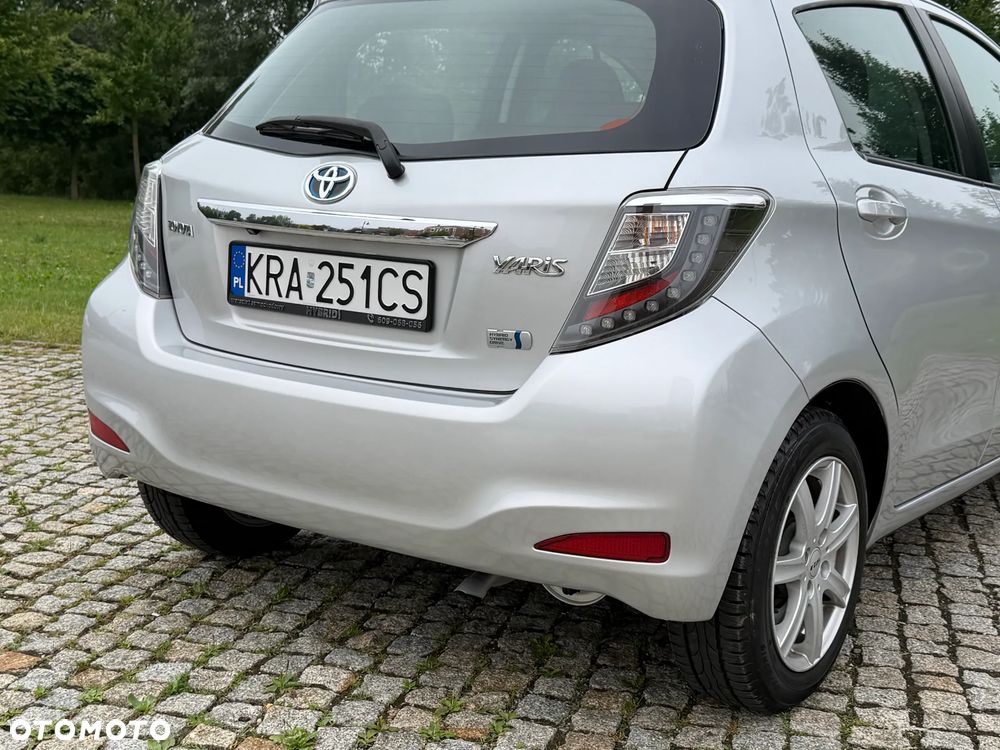 Toyota Yaris Hybrid 100 Premium - 19