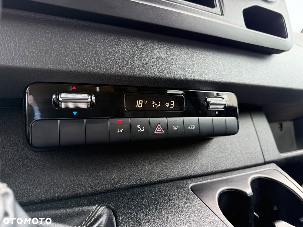 Mercedes-Benz Sprinter - 29