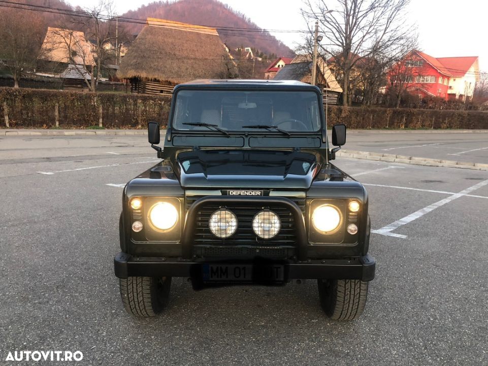 Land Rover Defender 90 County SW - 5