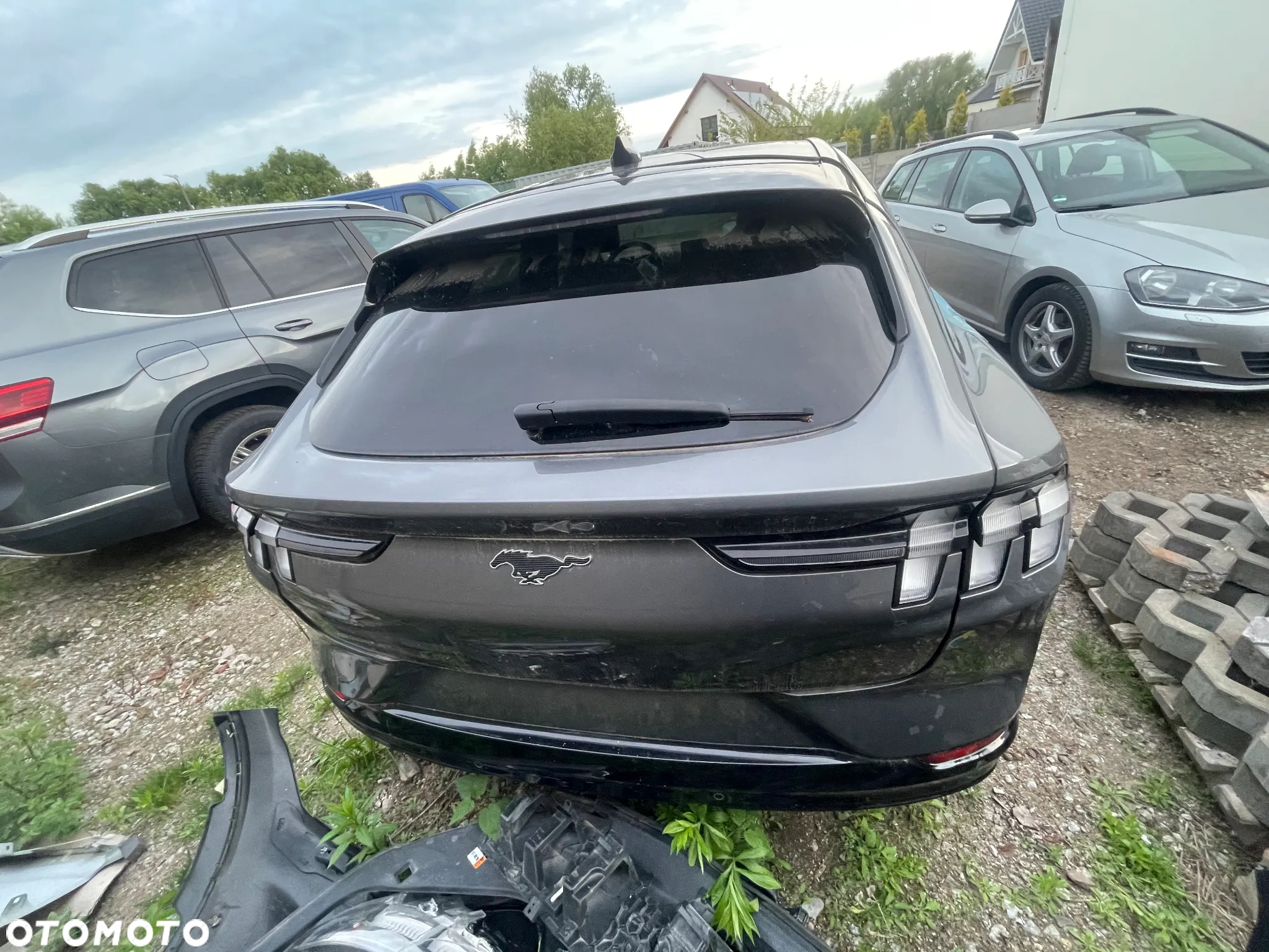 Ford Mustang Mach-E AWD PREMIUM - 17
