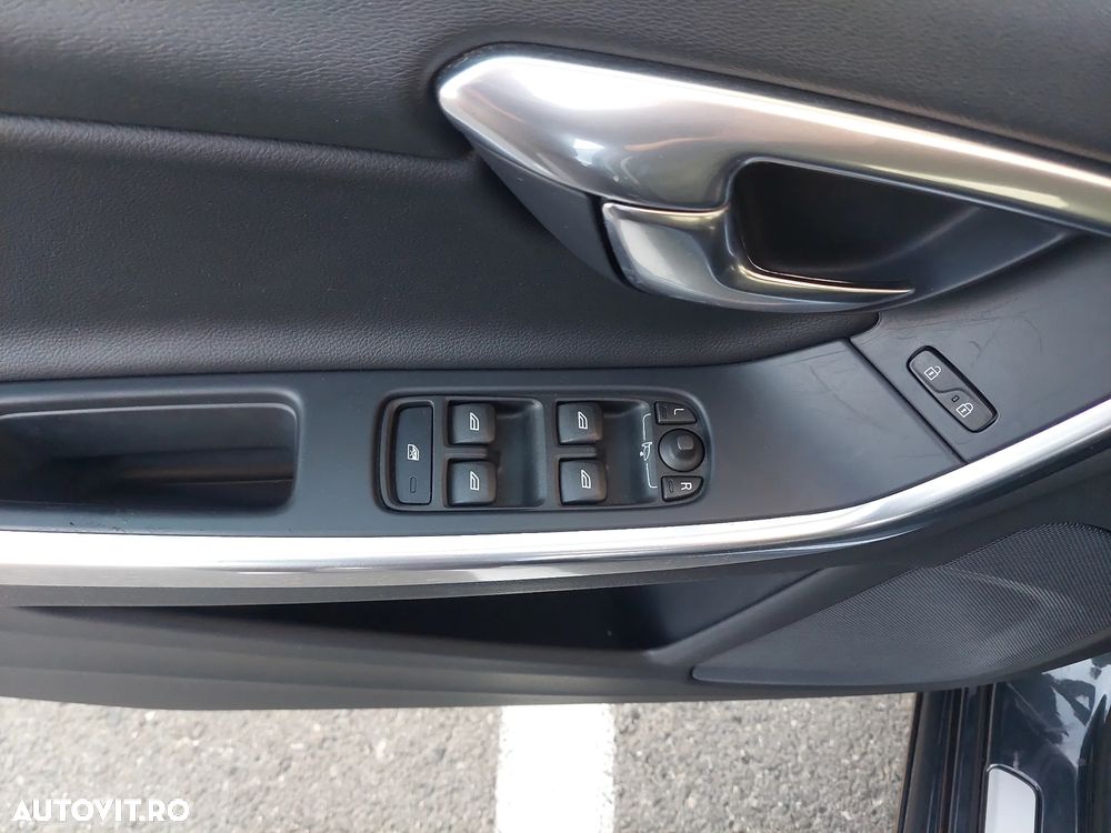 Volvo V60 D6 Plug-In-Hybrid AWD Geartronic Summum - 8