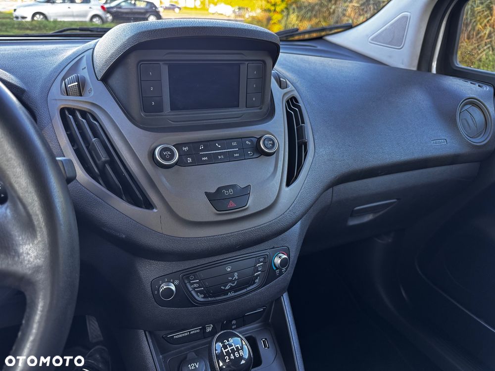 Ford Transit Courier - 14