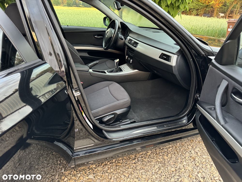 BMW Seria 3 - 22
