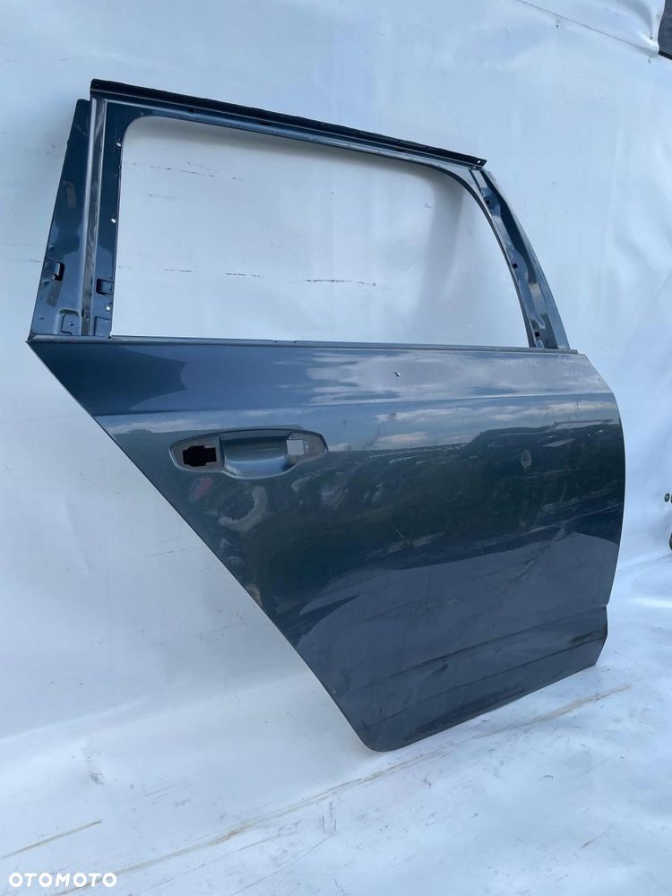 SKODA OCTAVIA III KOMBI DRZWI PRAWY TYŁ 5E9833312D - 2