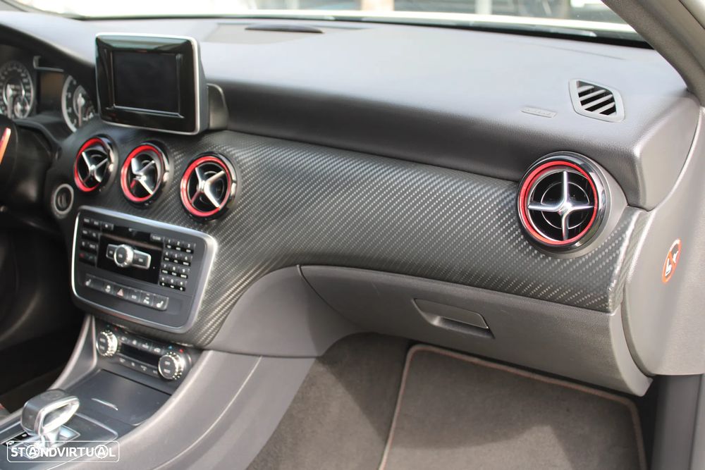Mercedes-Benz A 45 AMG 4-Matic - 36