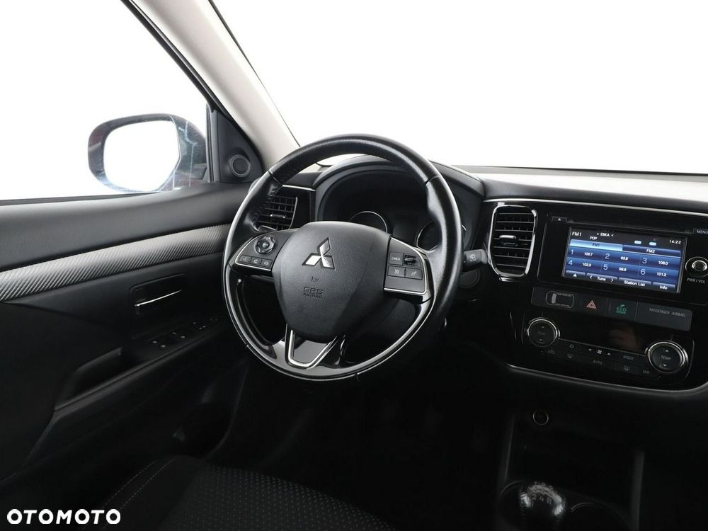 Mitsubishi Outlander 2.0 2WD SUV-Star - 17