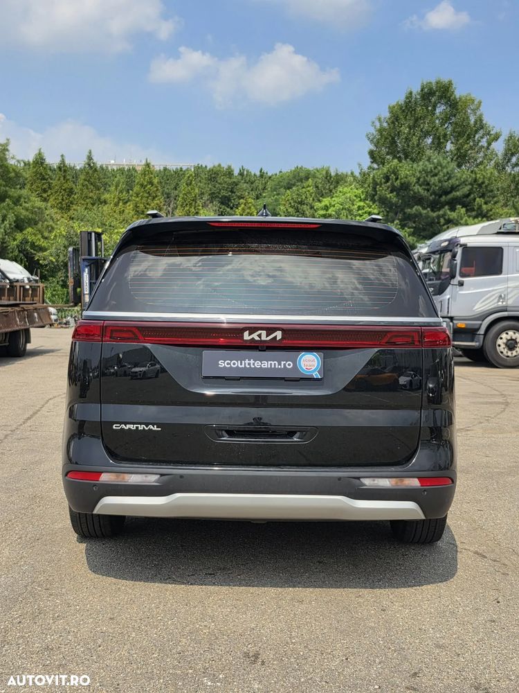 Kia Carnival - 19