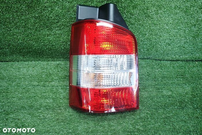 VW T5 03-15 lampa lewa tylna tył - 1
