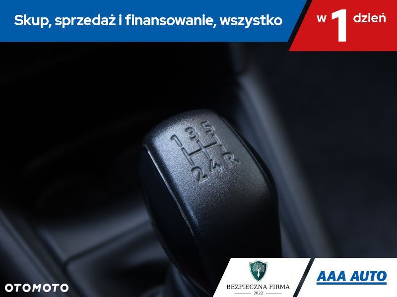 Peugeot 208 - 17