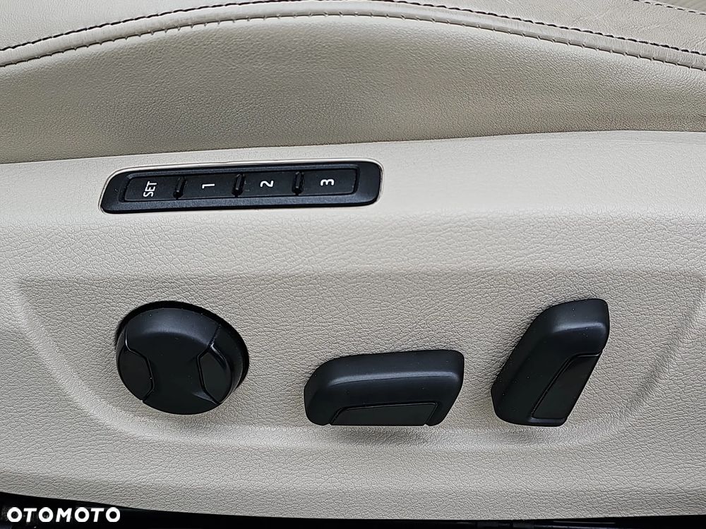 Skoda Superb 2.0 TDI SCR 4x4 L&K DSG - 26