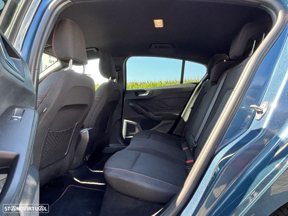 Ford Focus 1.0 EcoBoost MHEV ST-Line X - 10