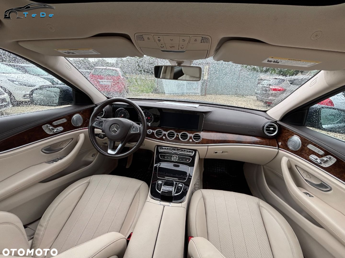 Mercedes-Benz Klasa E 300 9G-TRONIC - 27