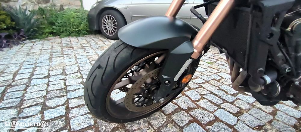Honda CB CB650RA - 9