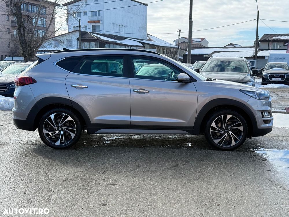 Hyundai Tucson 2.0 CRDI 4WD 8AT Luxury - 9