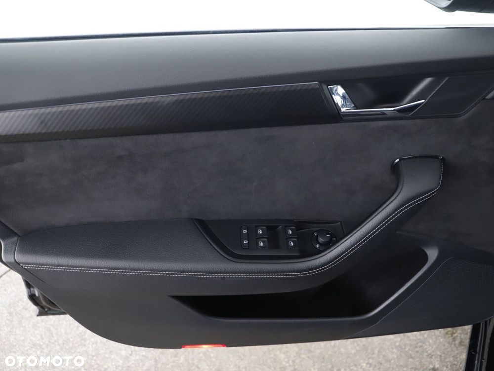 Skoda Superb 2.0 TDI SCR Sportline DSG - 24