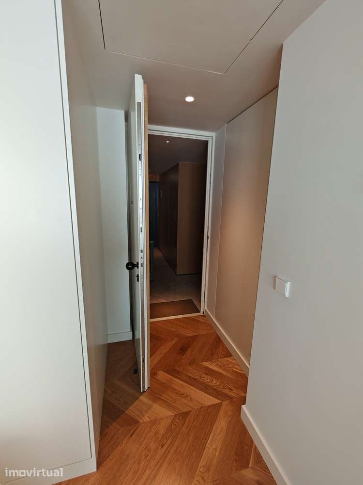 Estudio novo com garagem junto ao Saldanha - Grande imagem: 3/25