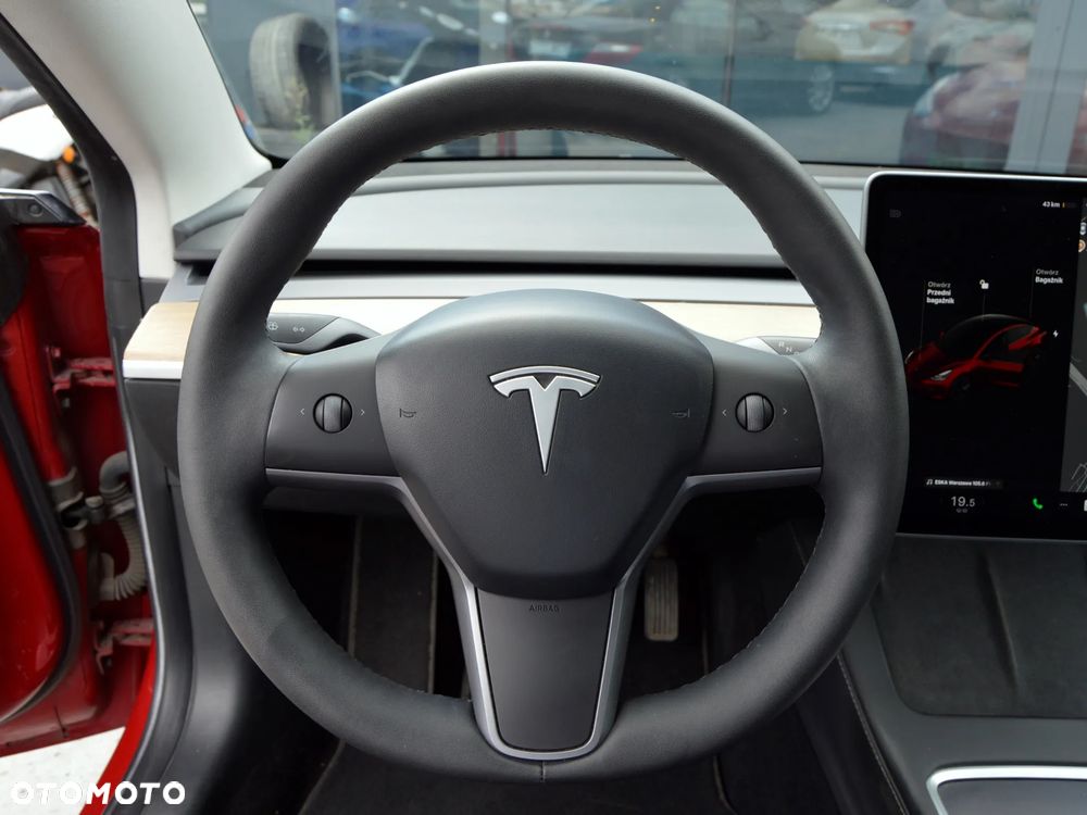 Tesla Model 3 - 12
