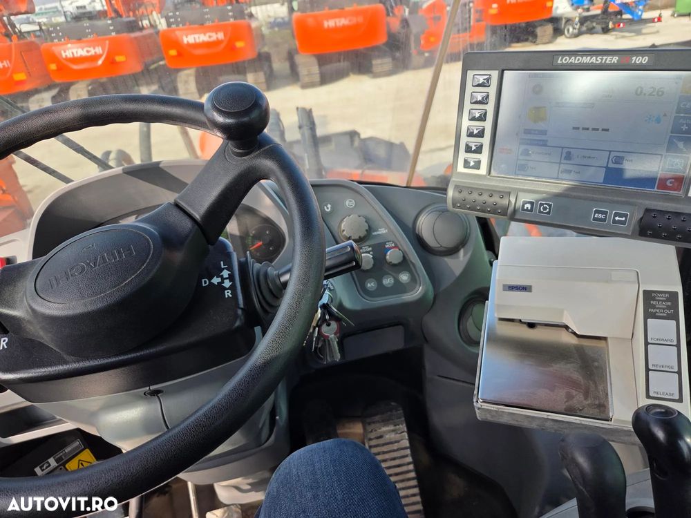 Hitachi Cupa 5mc, 28tone, ANVELOPE NOI, VIRARE prin JOYSTICk, Gresare automata, Inaltiime basculare cupa 4,3m, Lama noua la cupa, produs in JAPONIA, camera luat vederi spate, posibilitate leasing, motor 282 CP, STARE BUNA, PROMOTIE 86.900 EUR+tva - 5