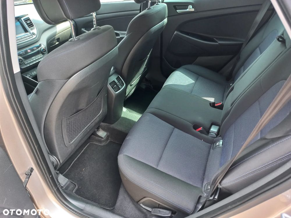 Hyundai Tucson blue 1.7 CRDi 2WD Style - 22