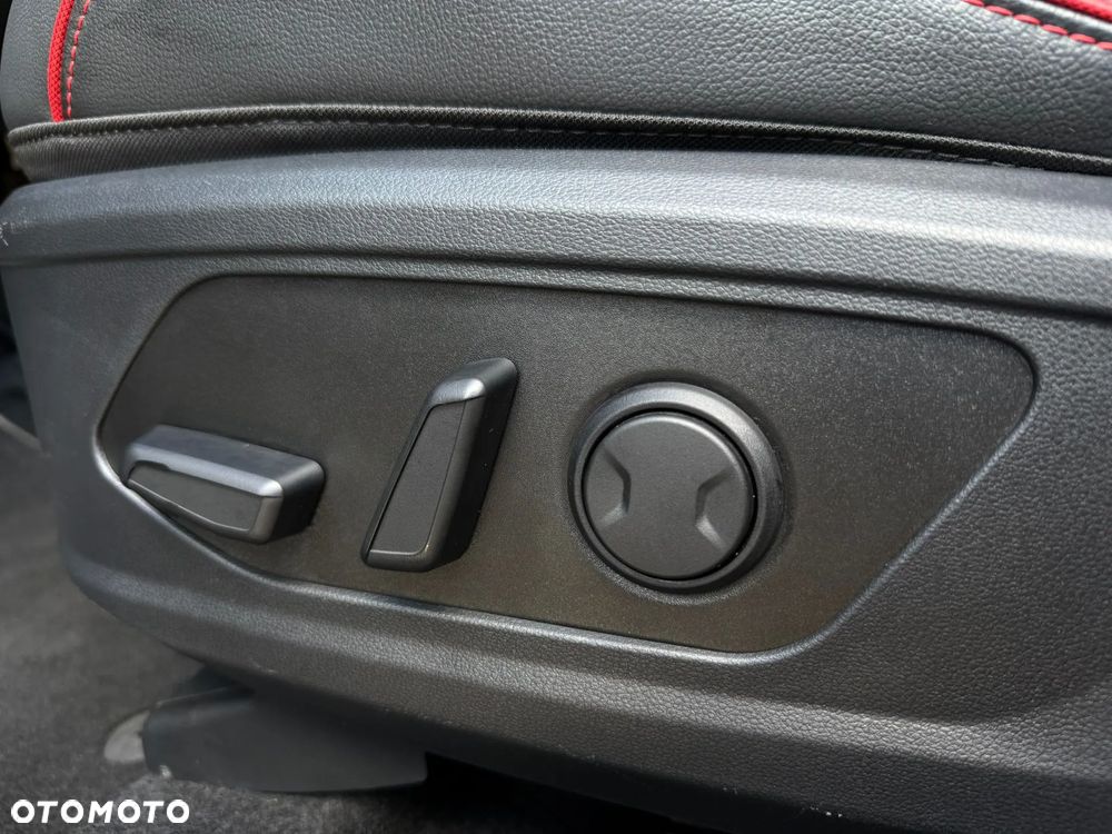 Hyundai Tucson 1.6 CRDi 48V-Hybrid 2WD DCT N Line - 32