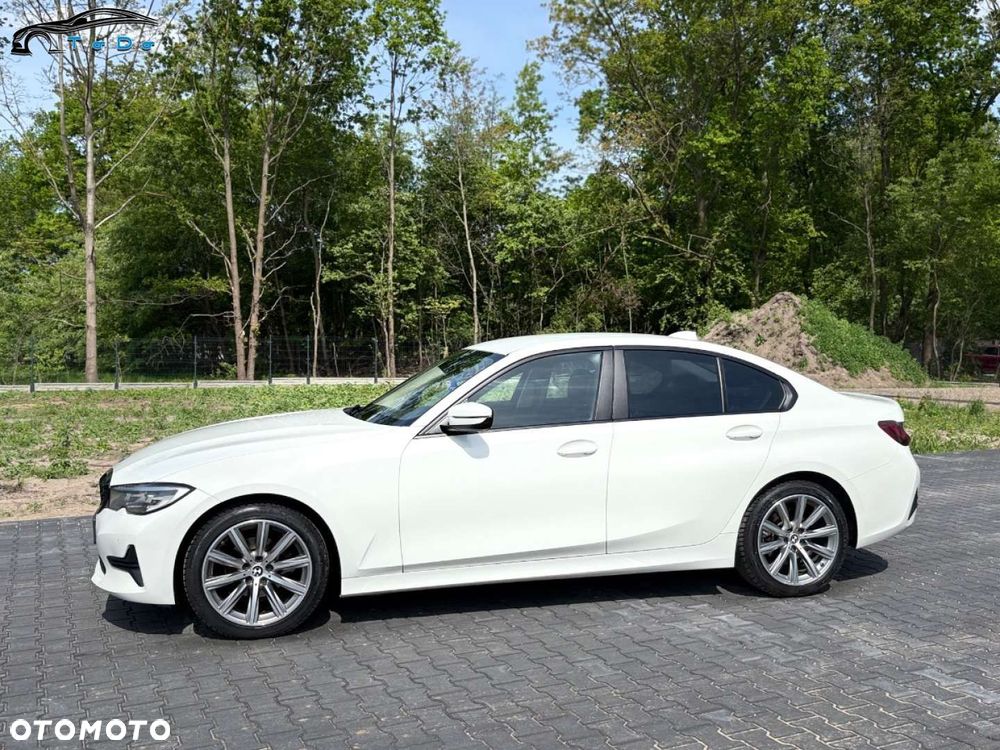 BMW Seria 3 318d M Sport - 14