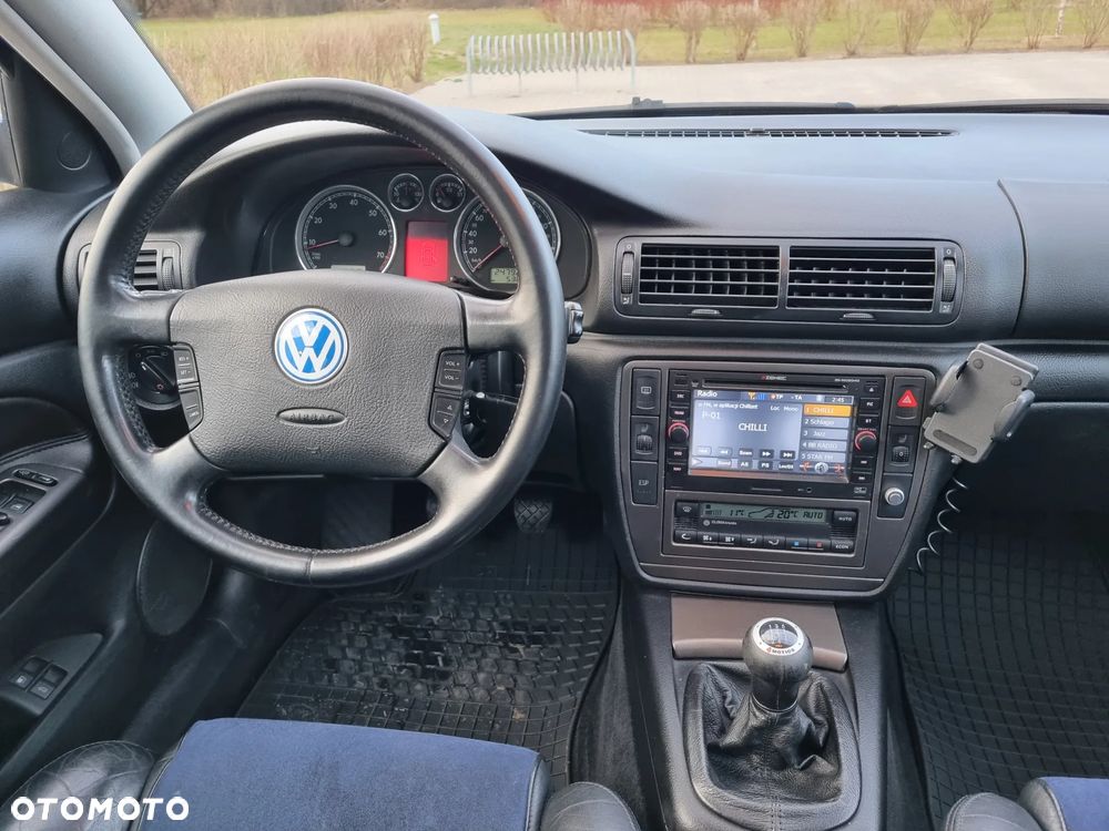 Volkswagen Passat - 13