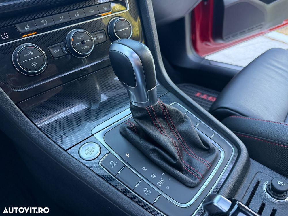 Volkswagen Golf 2.0 GTI DSG - 14
