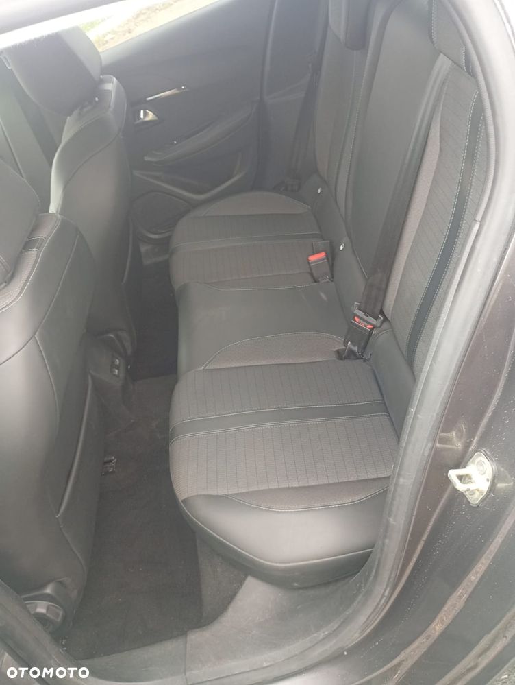 Peugeot 208 - 15