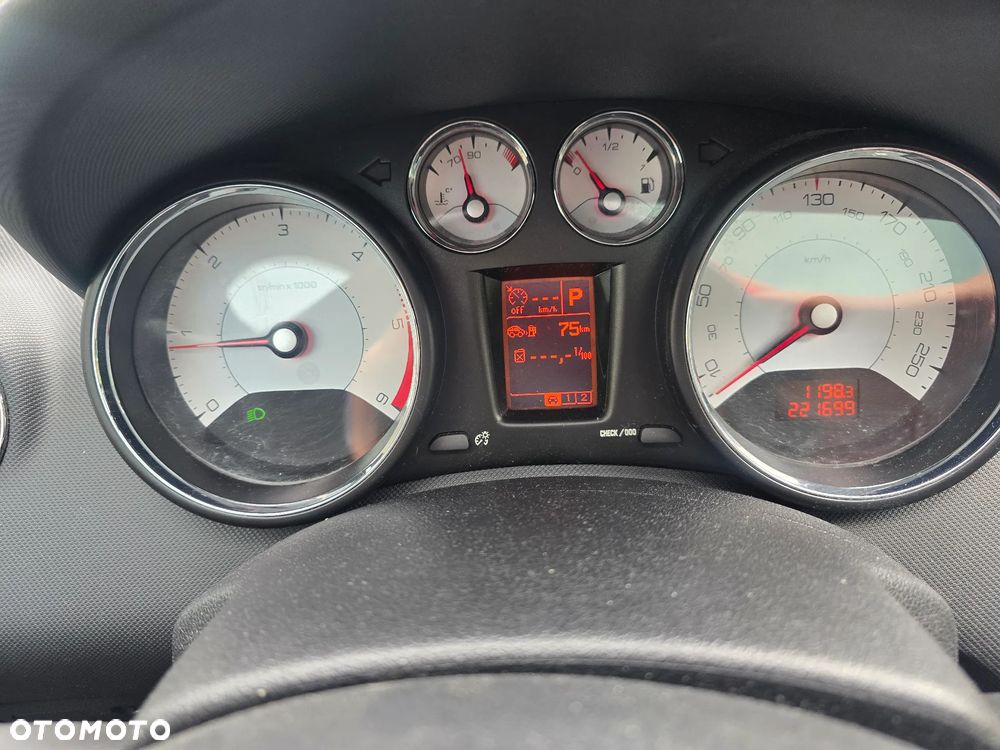 Peugeot 308 HDi FAP 165 Automatik Allure - 19