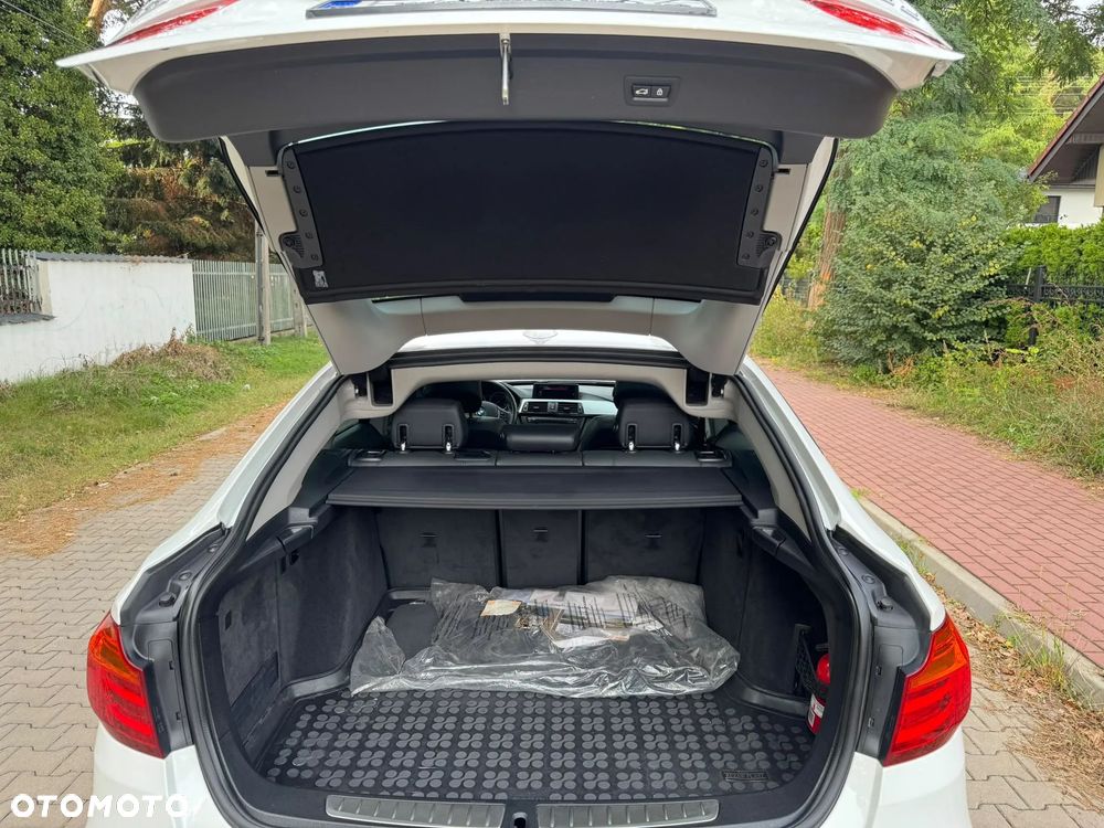 BMW Seria 3 320d Sport-Aut Luxury Line - 25