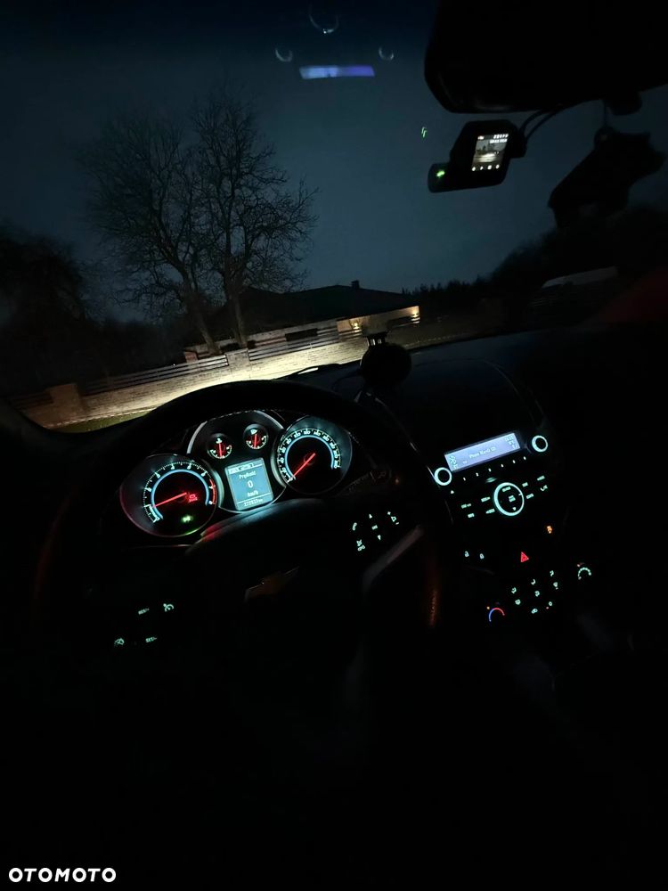Chevrolet Cruze - 23