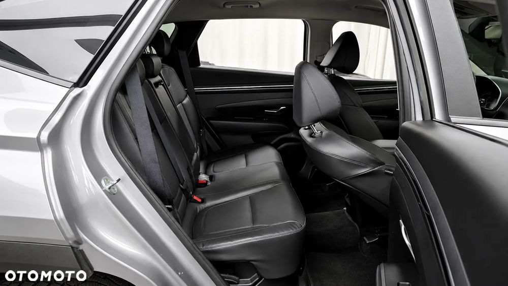 Hyundai Tucson 1.6 T-GDi HEV Executive 2WD - 13