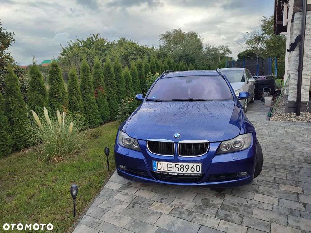 BMW Seria 3 318d - 15