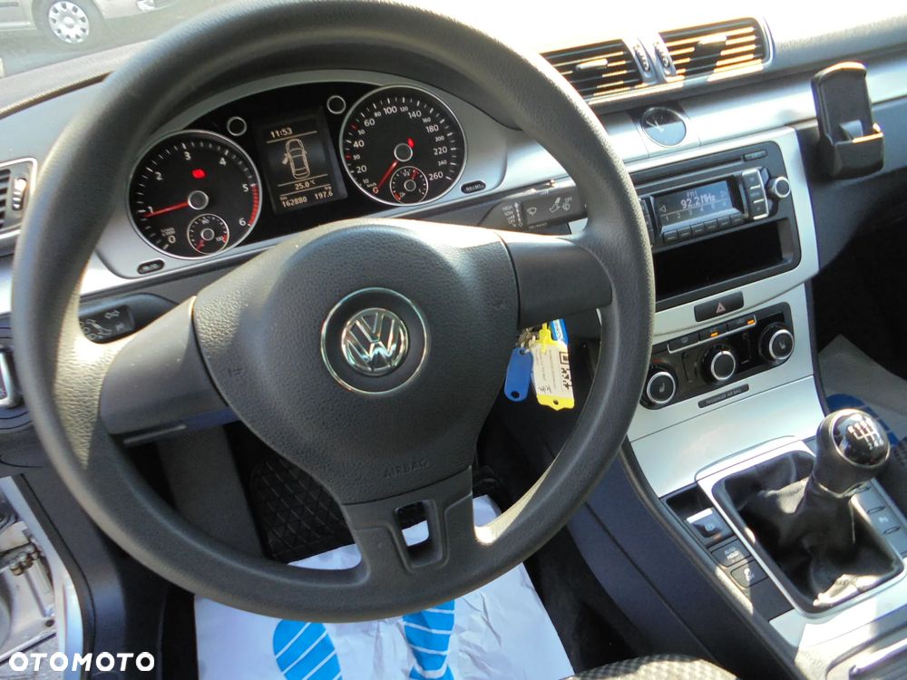 Volkswagen Passat 2.0 TDI Comfortline - 7