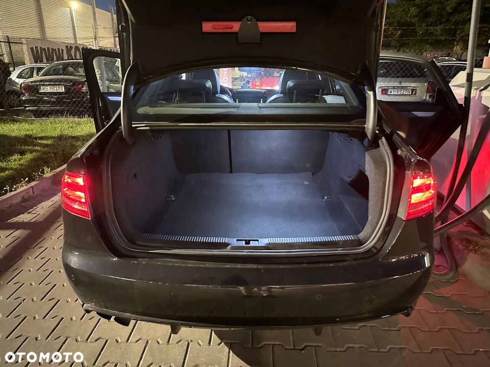 Audi A4 Limousine - 9