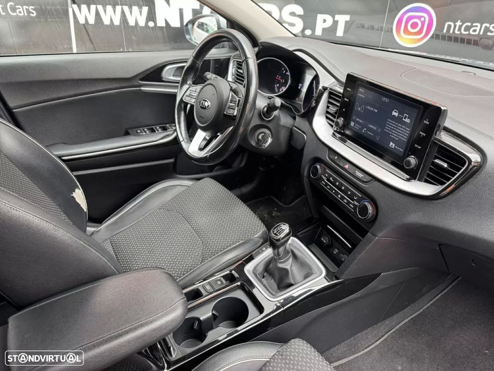 Kia Ceed SW 1.6 CRDi MHEV Drive+SRF - 13