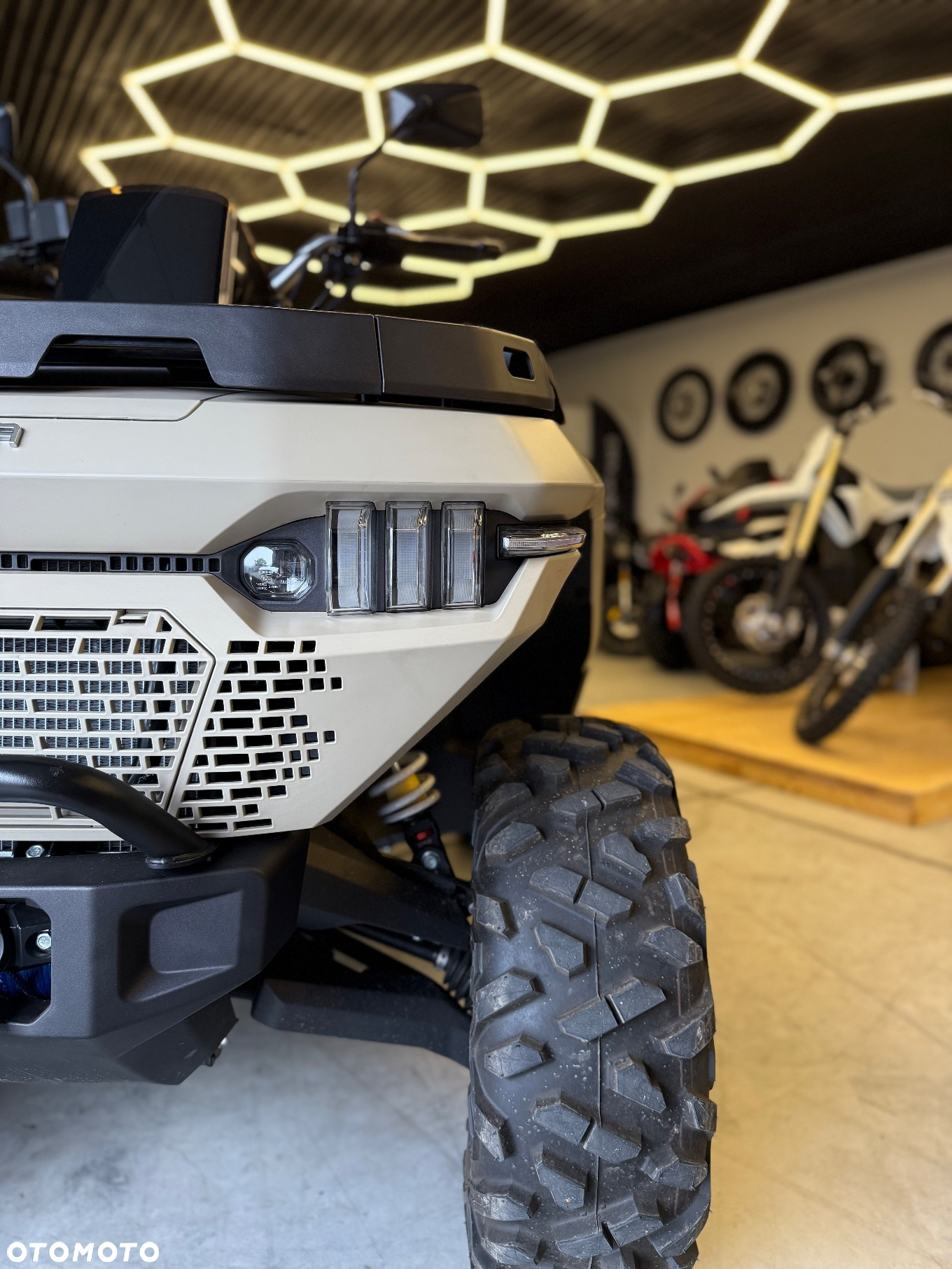 Benda Redstone 550