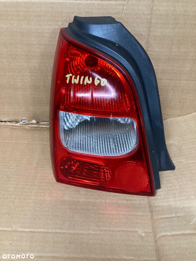 RENAULT TWINGO 2 II 06-12 LAMPA LEWA TYLNA 8200387888 - 1