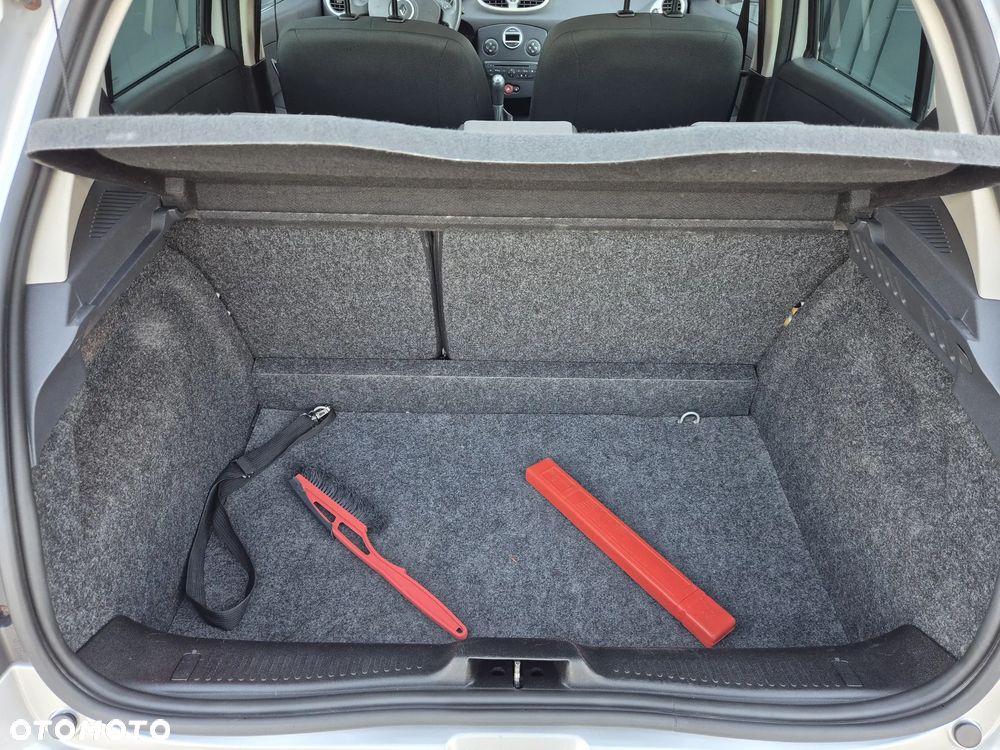 Renault Clio - 22