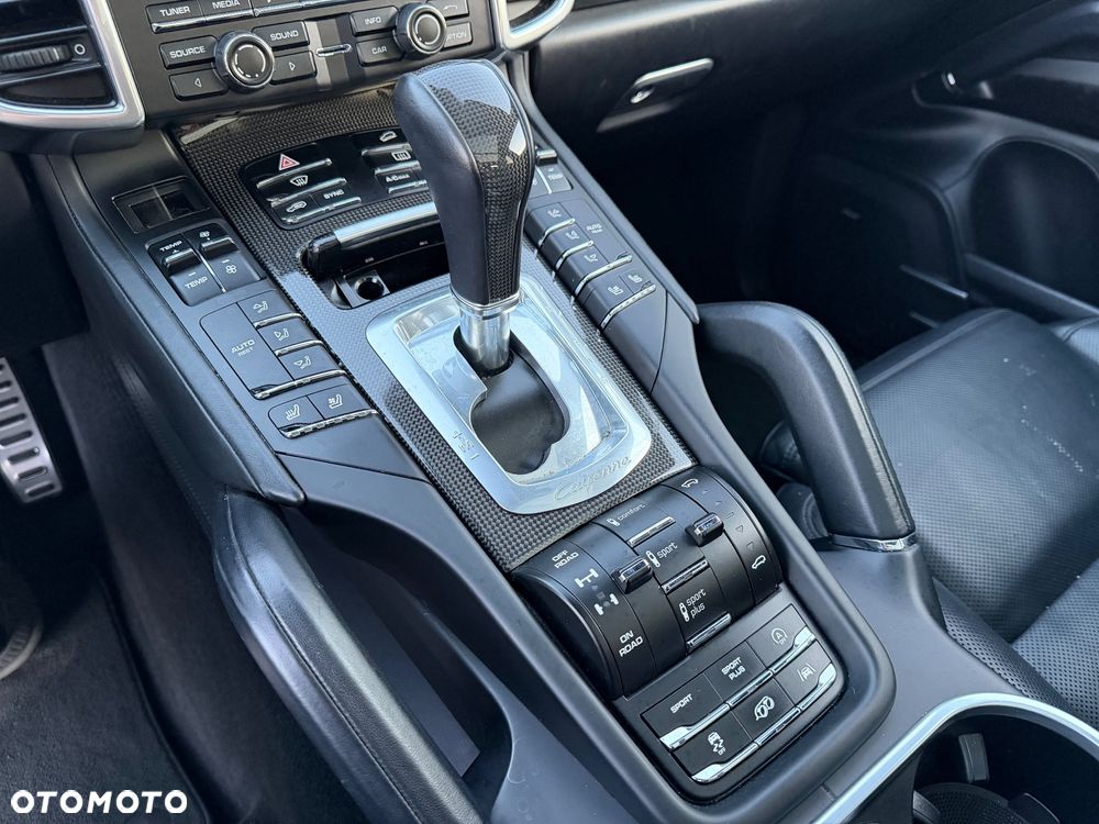 Porsche Cayenne - 28