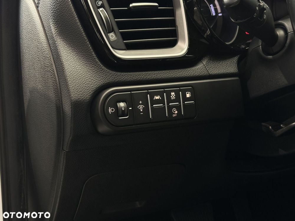 Kia Ceed 1.6 GDI PHEV L DCT - 23