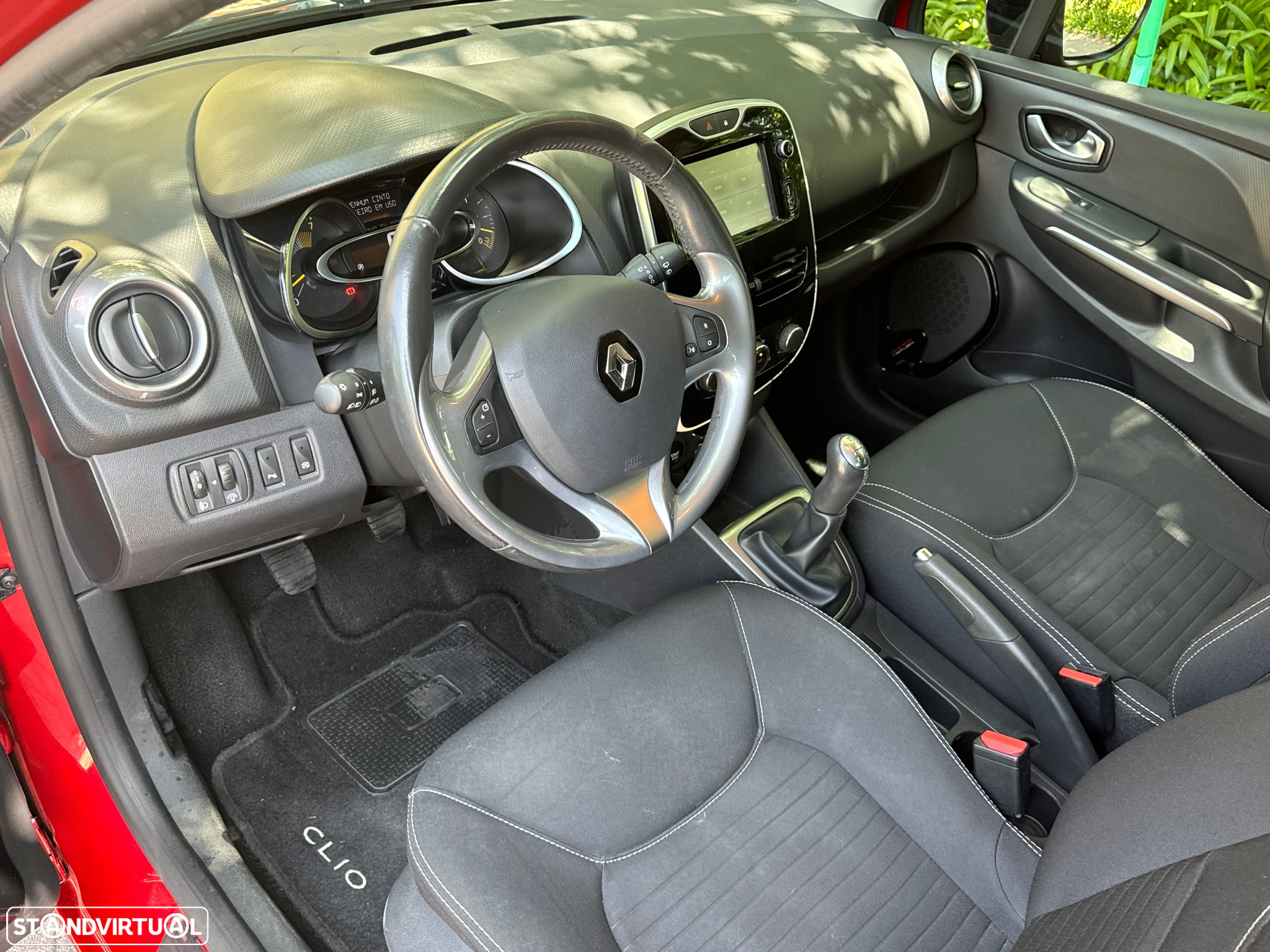 Renault Clio 0.9 TCE Limited - 11