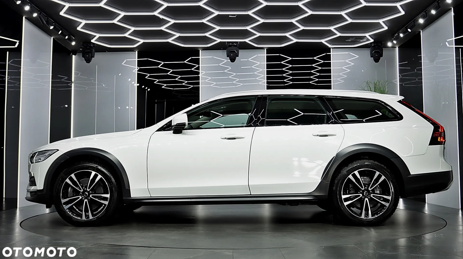 Volvo V90 Cross Country D4 AWD Pro - 4