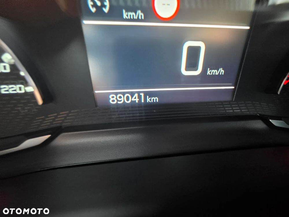 Peugeot 2008 1.2 Pure Tech Allure S&S - 8