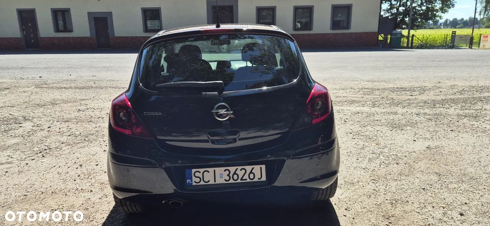 Opel Corsa 1.4 16V Cosmo - 4