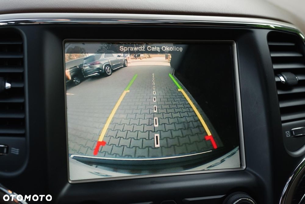 Jeep Grand Cherokee - 19