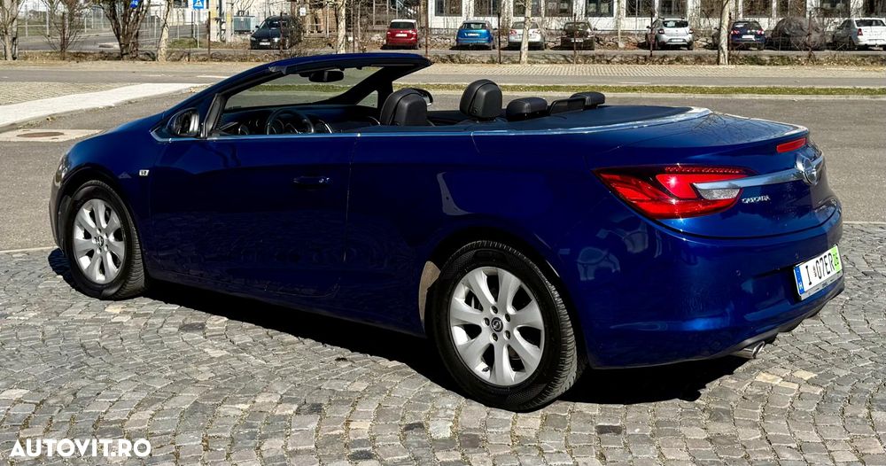 Opel Cascada 1.4 Turbo ECOTEC Start/Stop Cabriolet - 2