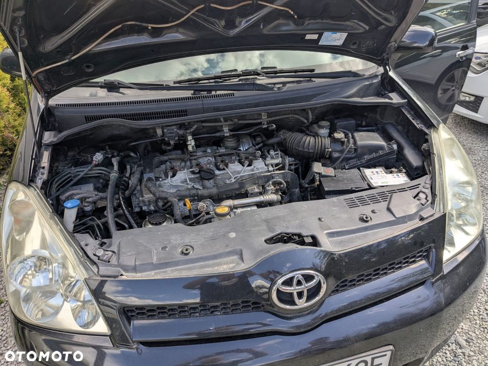 Toyota Corolla Verso 2.2 D-4D X 7os - 5